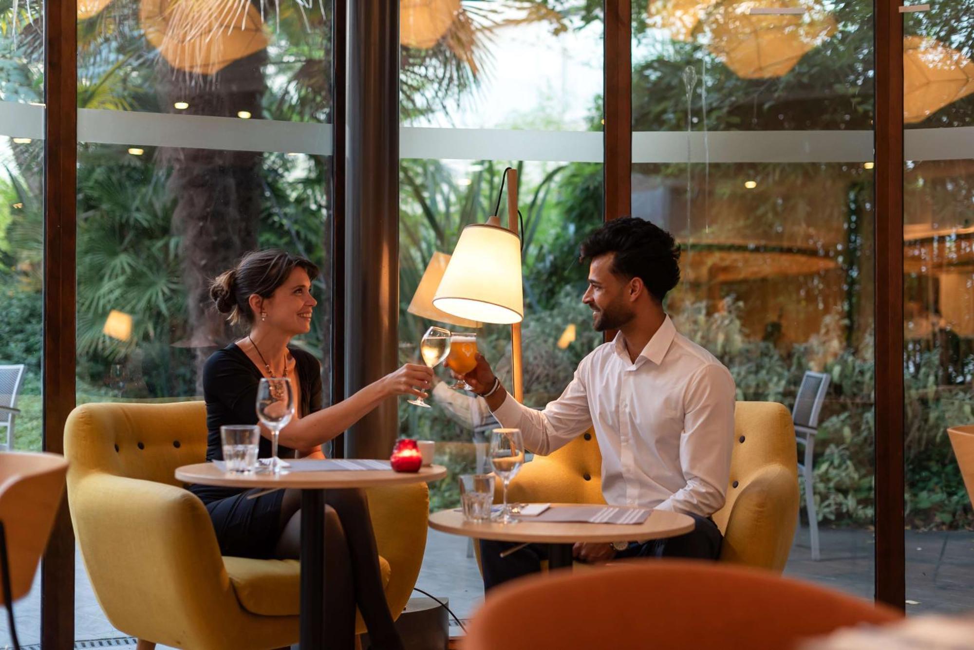 Отель Doubletree By Hilton Paris Буживаль Экстерьер фото